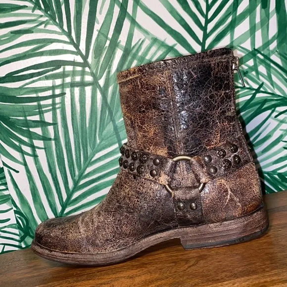Frye Phillip Studded Harness Boots Distressed Leather 76492 5.5B - Picture 6 of 10
